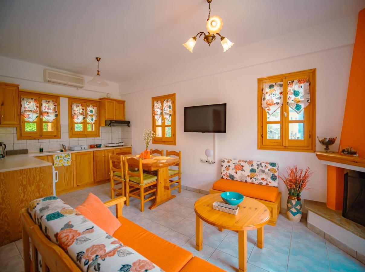 Orange House For Big Families In Damouchari - Delicious Houses Ngoại thất bức ảnh
